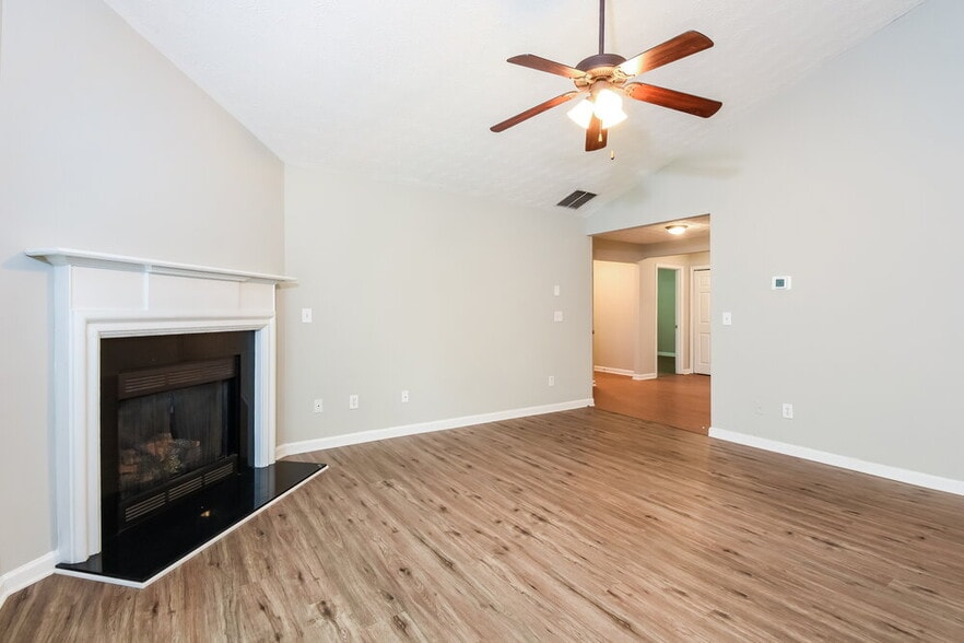 Building Photo - 210 Winterbury Dr