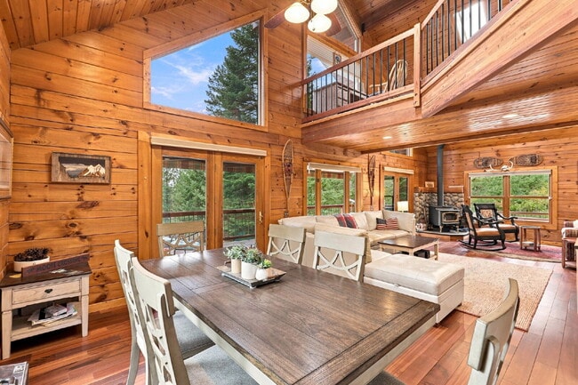 Building Photo - 3-Story, 5 bedroom, 3 bathroom in Harrison