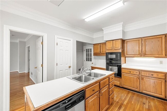 Building Photo - 302 S River Farm Dr