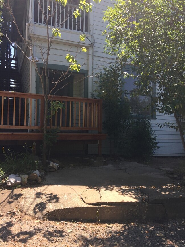 Primary Photo - 362 Linden Ave