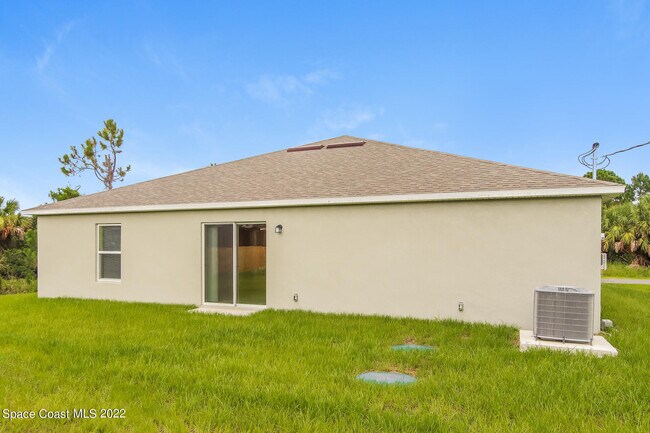 Building Photo - 3270 Hale Ave