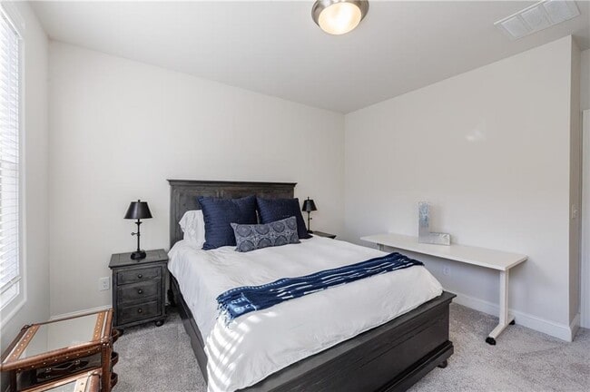 Building Photo - 4337 Parkside Pl