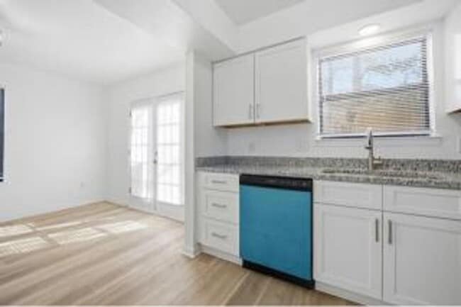 Building Photo - Call Sabrina Thomas at 757=767-0767 for more information