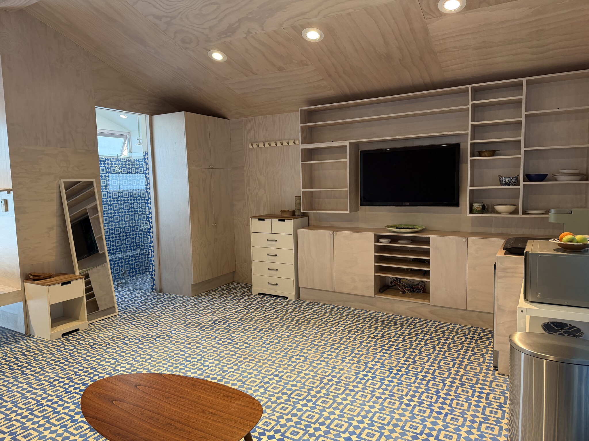 Building Photo - 744 Navy St