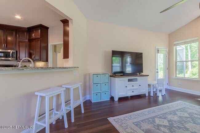 Building Photo - 8543 Glenbury Ct N