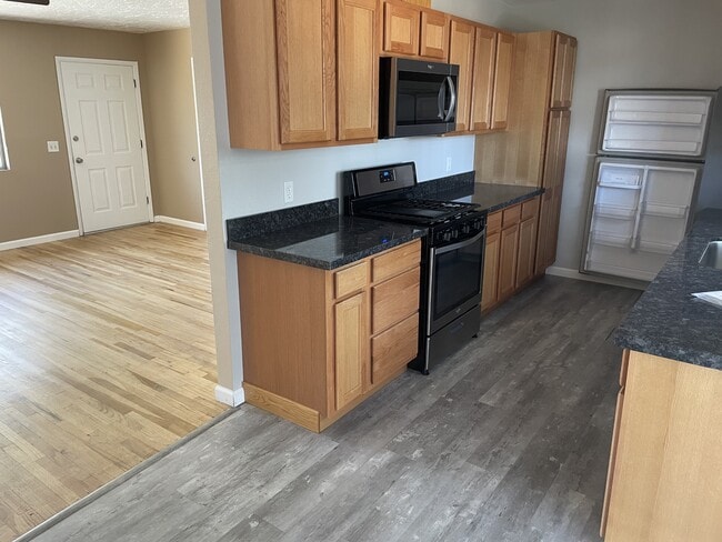 Building Photo - 69 N Allen St