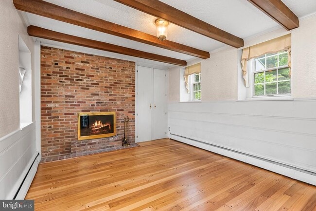 Building Photo - 607 E Wheel Rd