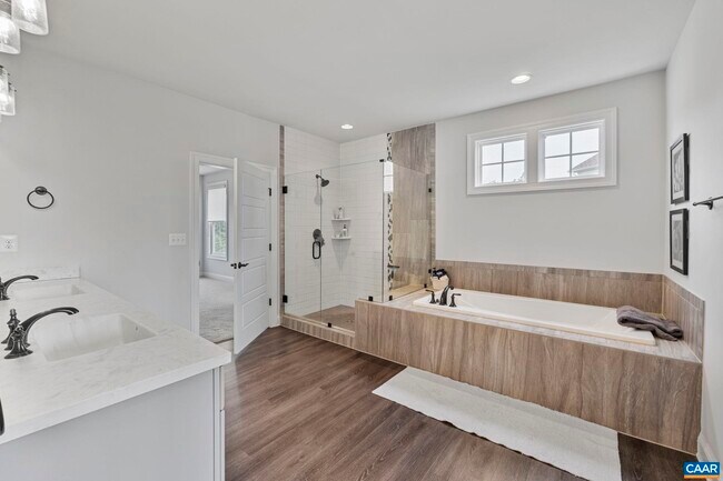 Building Photo - 598 Bleeker St