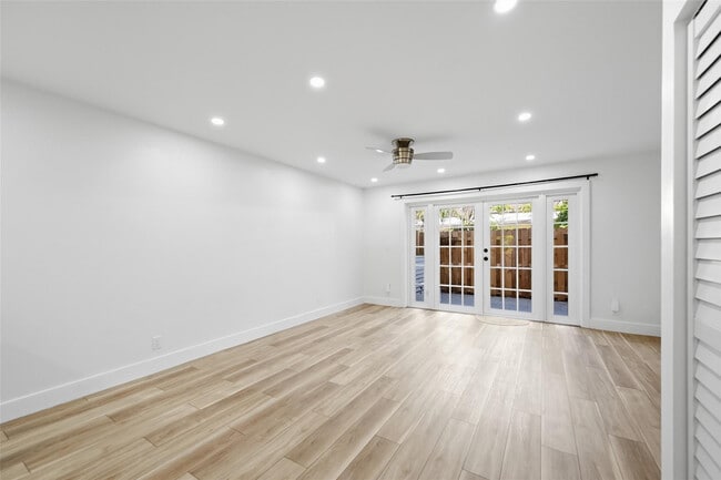 Building Photo - 4525 Bougainvilla Dr