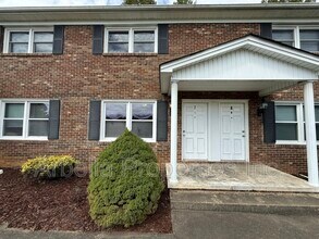 Building Photo - 960 Kendrick Creek Rd