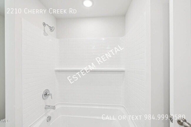 Building Photo - 2210 Cherry Crk Rd