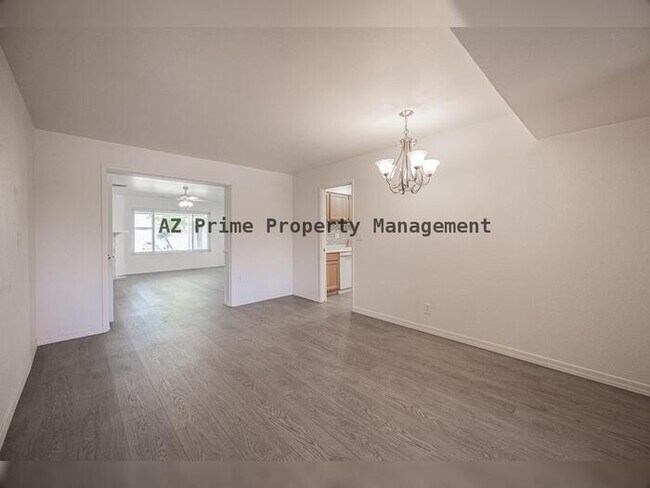 Building Photo - 428 E Fremont Dr