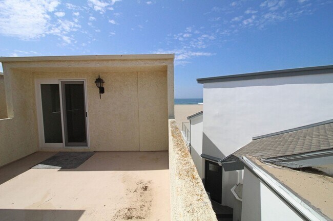 Building Photo - Oceanfront Silverstrand | 4 Bedroom + 3 Ba...