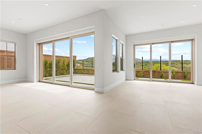 Building Photo - 122 Mossvine