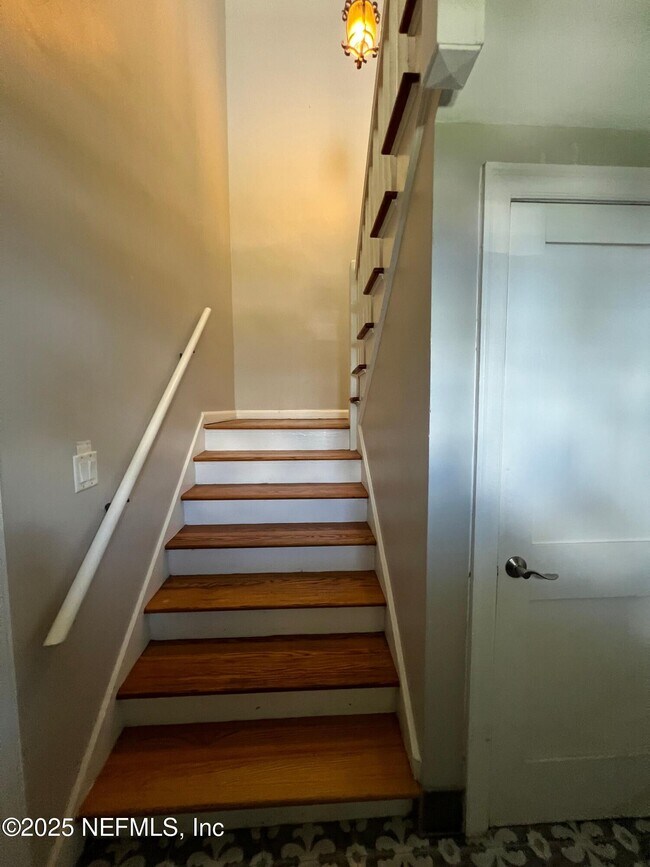 Building Photo - 1789 River Rd