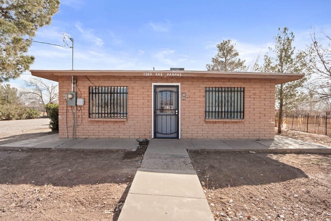 Building Photo - 1260 Las Pompas Rd
