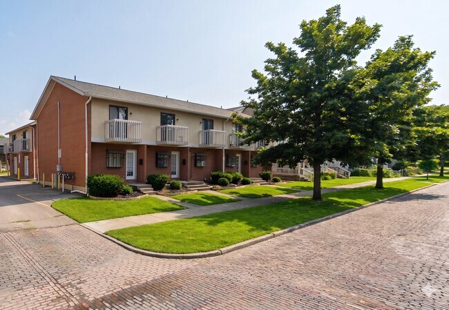 Building Photo - 104 McMillen Ave