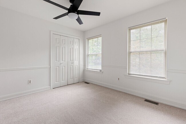 Building Photo - Stylishly Updated 4BR Home in Convenient Bear Location