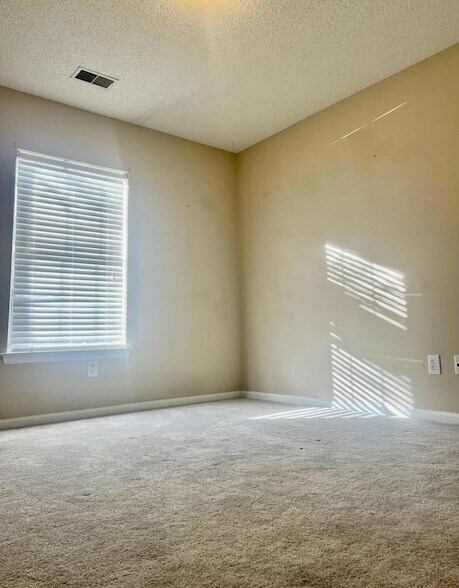 Building Photo - 524 Beverly Dr