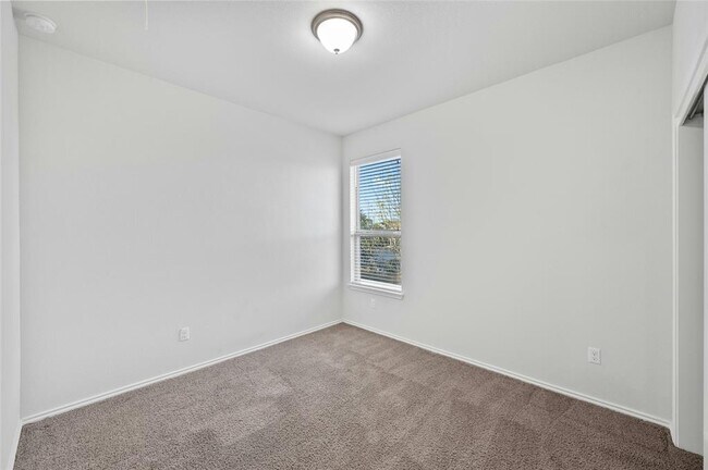 Building Photo - 9924 Milla Cir