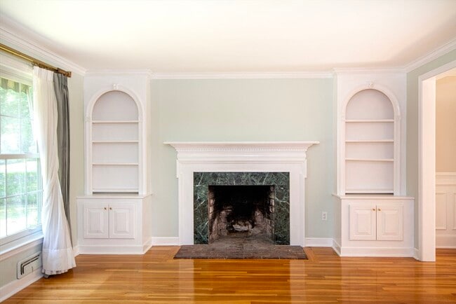 Building Photo - 45 Old Pasture Rd