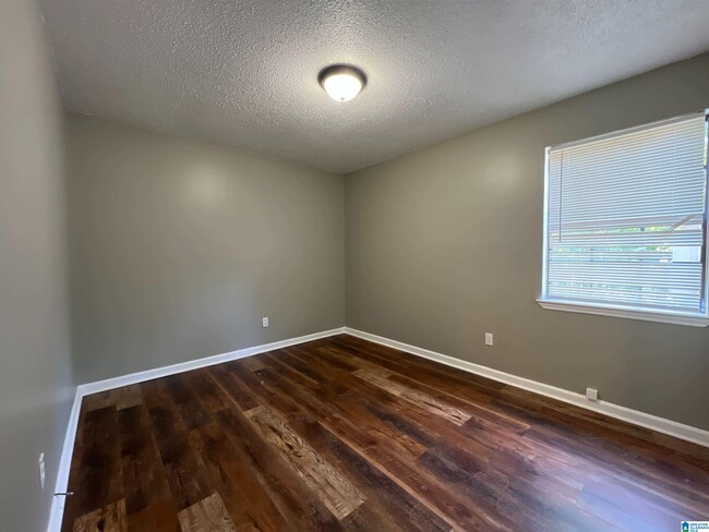 Building Photo - 1717 6th Pl Cir NW