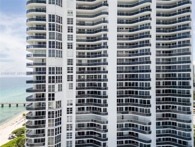Building Photo - 16711 Collins Ave