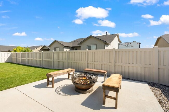 Building Photo - 3806 Winged Dove St