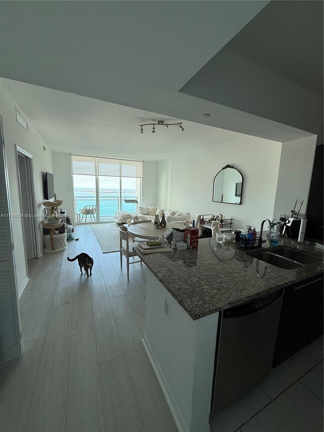 Building Photo - 951 Brickell Ave