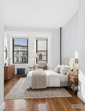 Building Photo - Top Level 3 BR Townhouse Custom Apt.  with large private outdoor Space