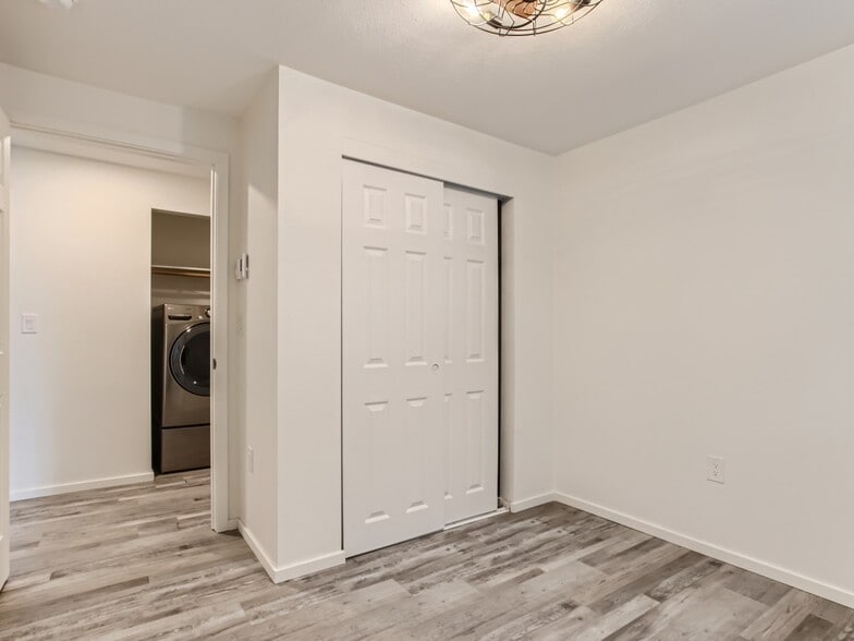 Building Photo - 4606 NE Lombard St