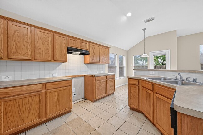 Building Photo - 17230 Hollow Sands Ct