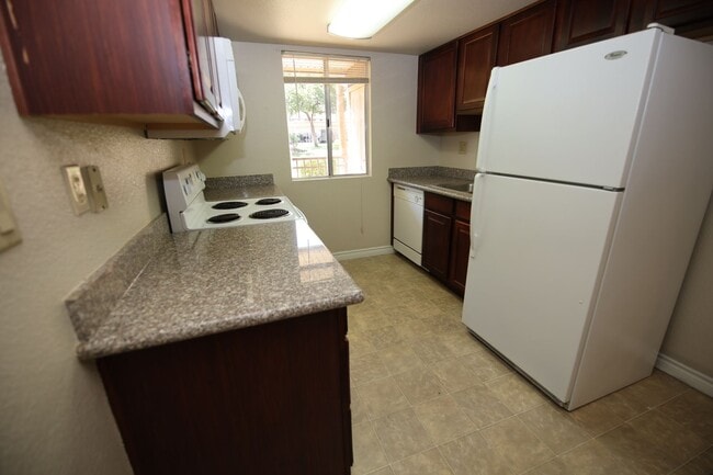 Building Photo - BELLA VITA CONDO - GUARD GATED - LOWER UNIT