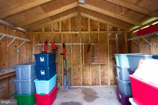 Building Photo - 113 Maple Ave