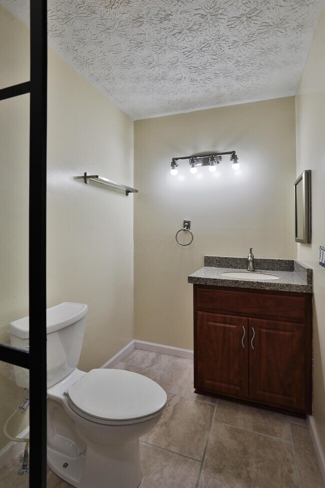 Building Photo - 4966 Wintersong Ln
