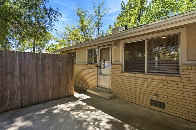 Building Photo - 4850 S Duplex