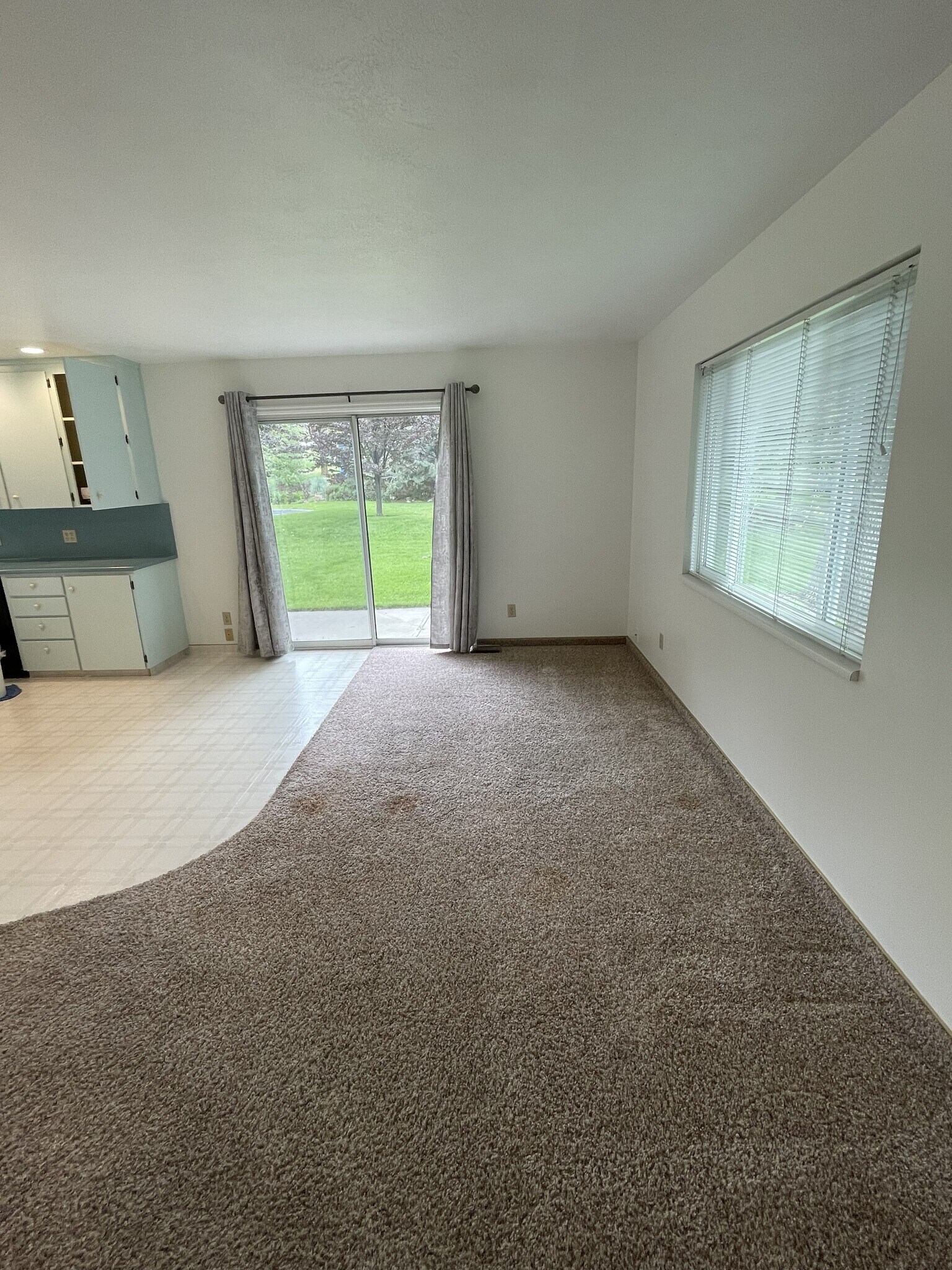 Upstairs family room/kitchen (400 sf) - 206 N 200 E