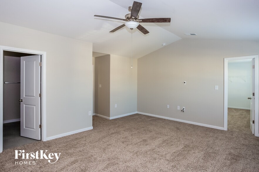 Building Photo - 1267 Kent Downs Ave SW