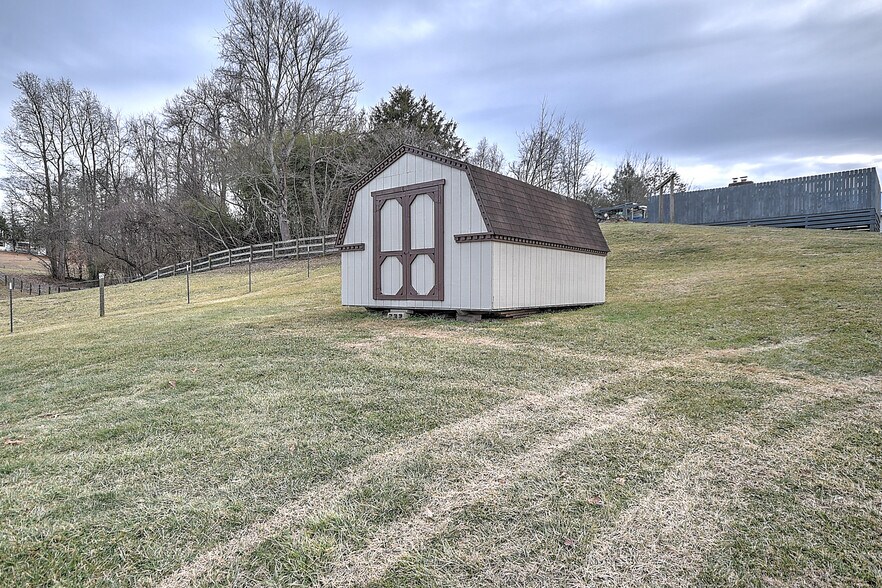 Building Photo - 1104 Old Boones Creek Rd