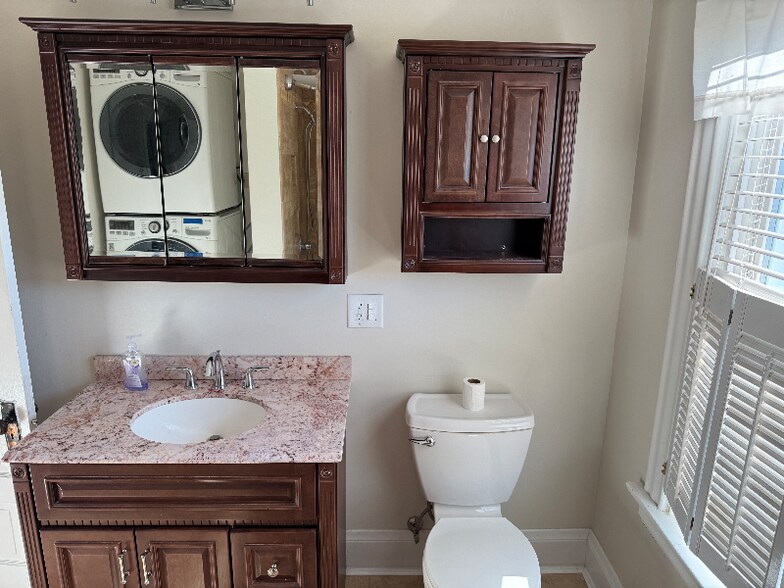 Building Photo - 4012 Gilmore Ave