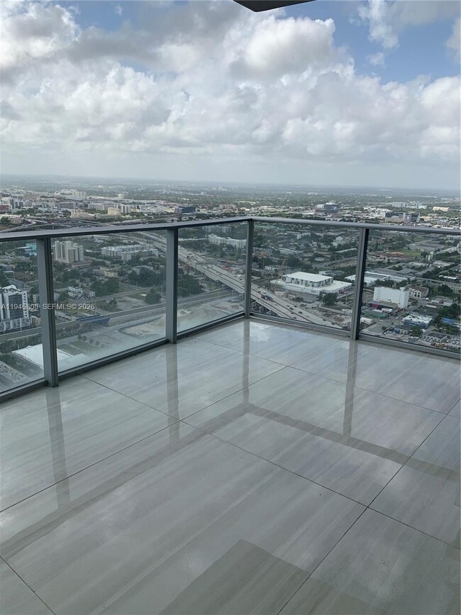 Building Photo - 851 NE 1st Ave