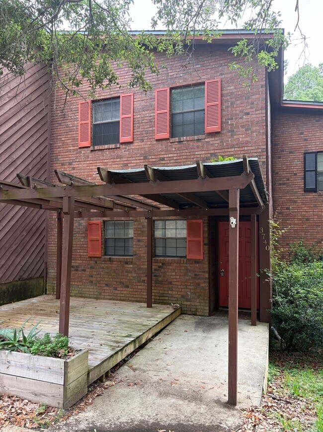 Building Photo - 3740 Donovan Dr