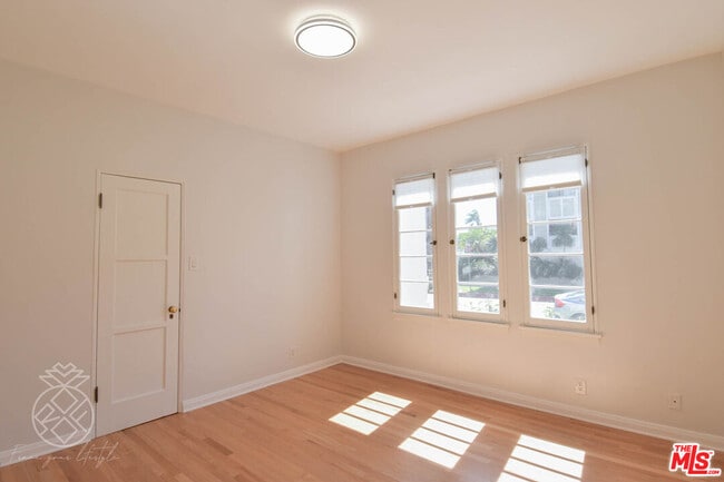 Building Photo - 1069 S Holt Ave