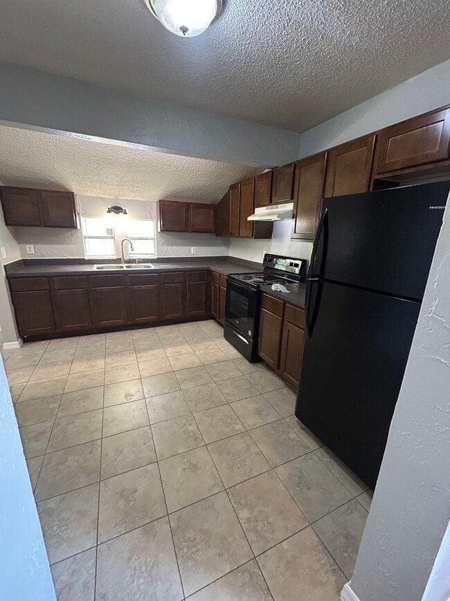 Building Photo - 8145 Marion Cir