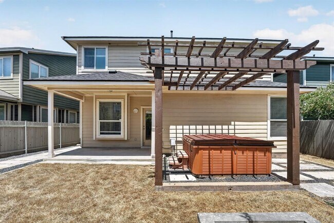 Building Photo - 1703 Comfort Ln