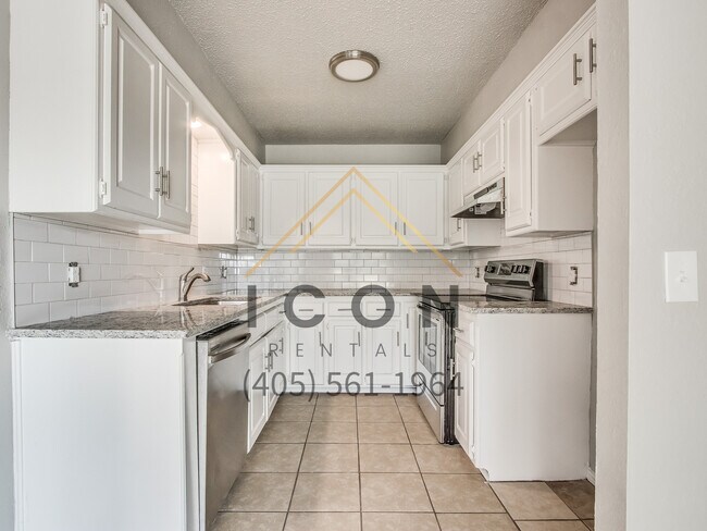 Building Photo - 515 N Robin Way