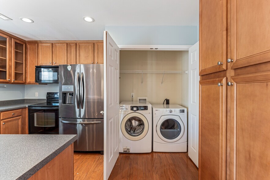 Building Photo - 2120 Piney Brook Rd