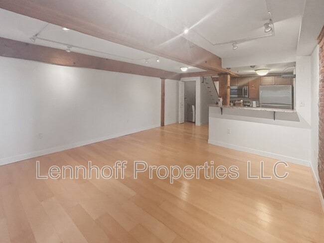 Building Photo - 240 Jackson St