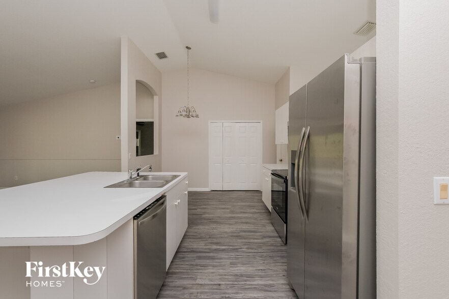 Building Photo - 2920 Tusket Ave