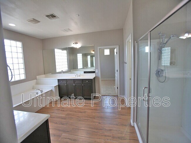 Building Photo - 14482 W La Reata Ave